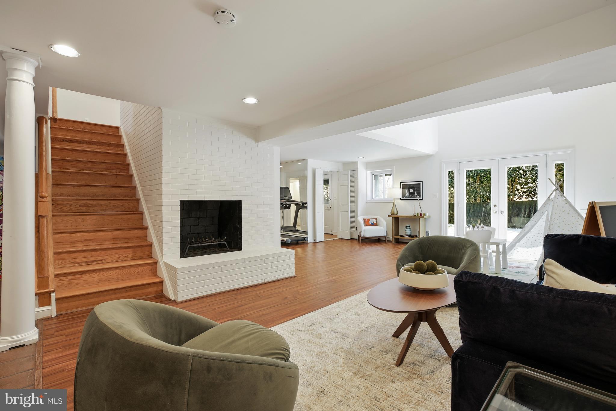 WILDWOOD MANOR - Residential