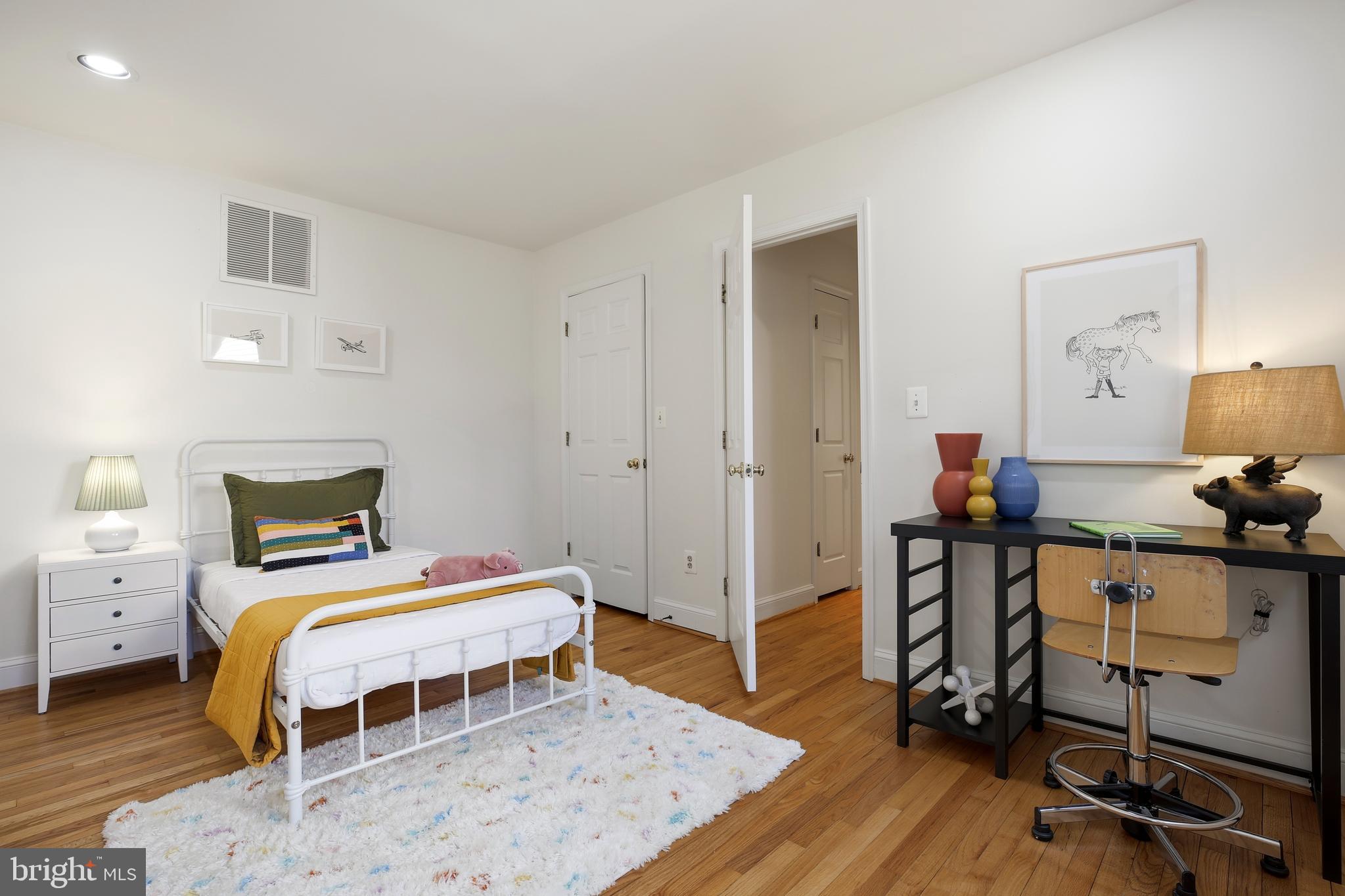 WILDWOOD MANOR - Residential