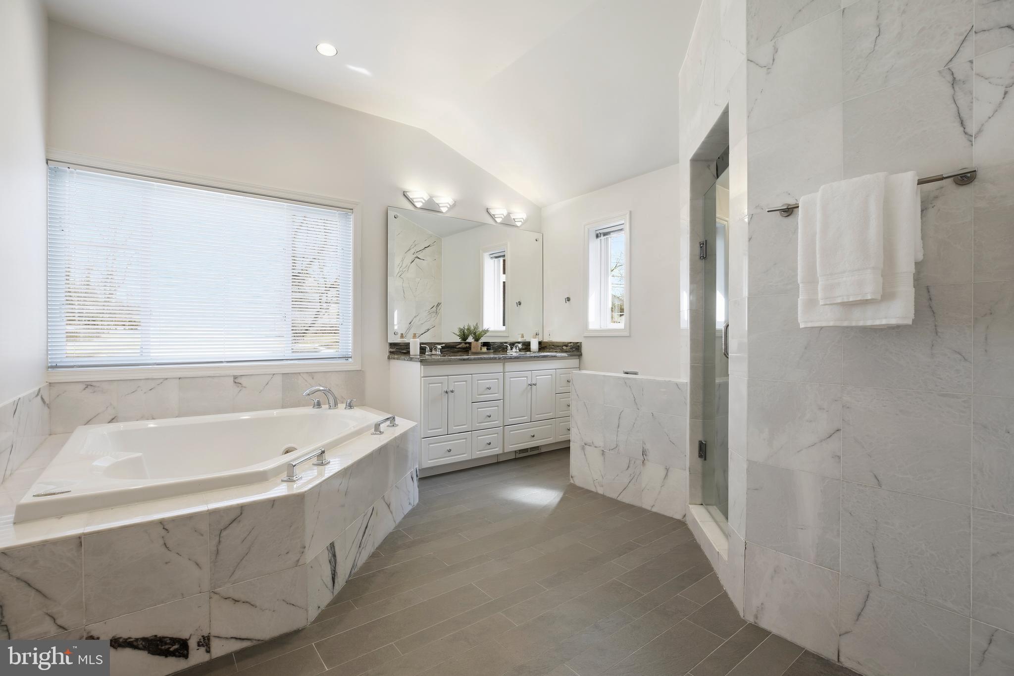 WILDWOOD MANOR - Residential