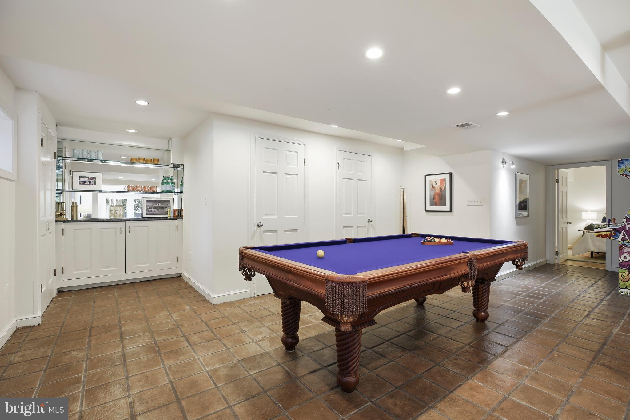 WILDWOOD MANOR - Residential