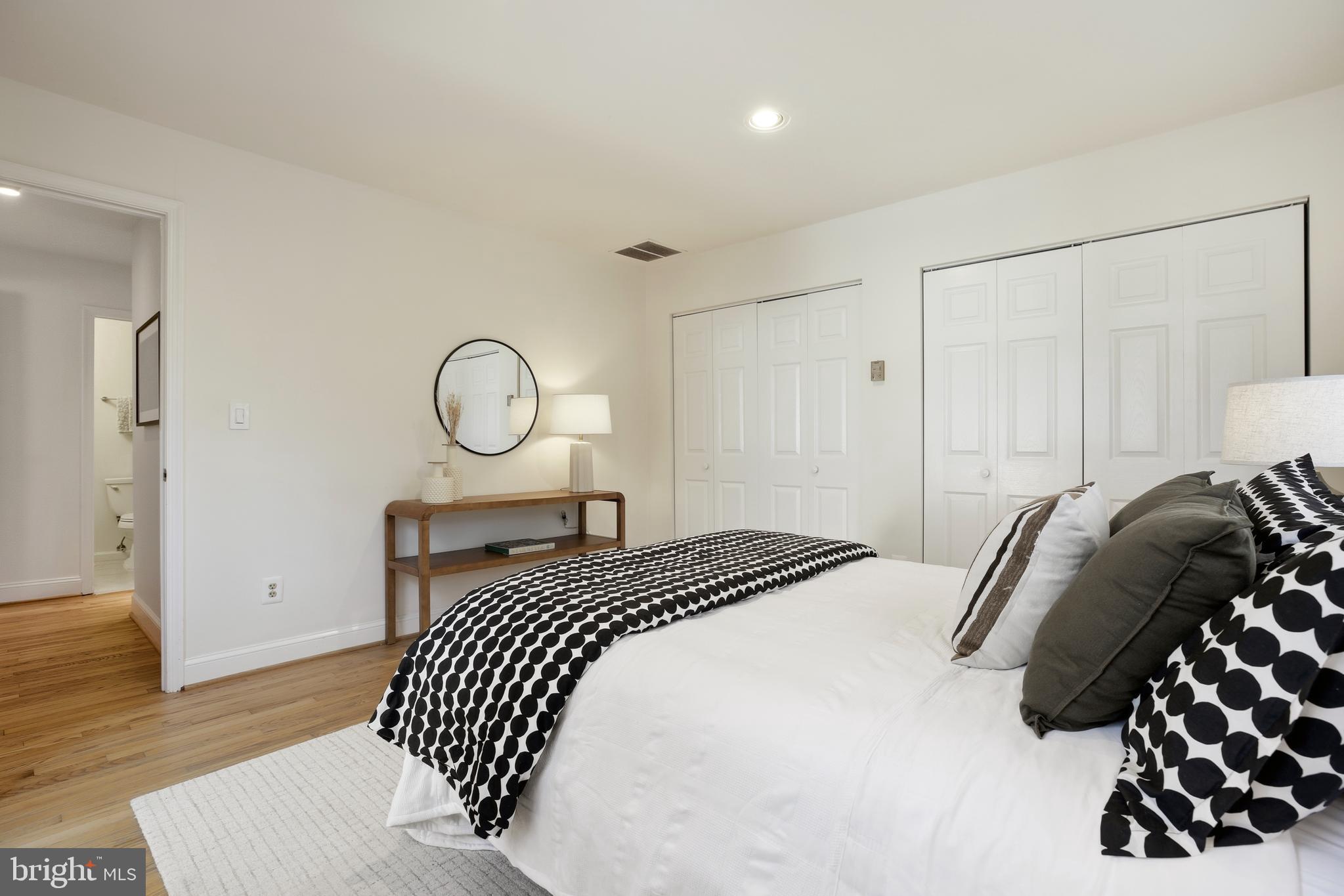 WILDWOOD MANOR - Residential