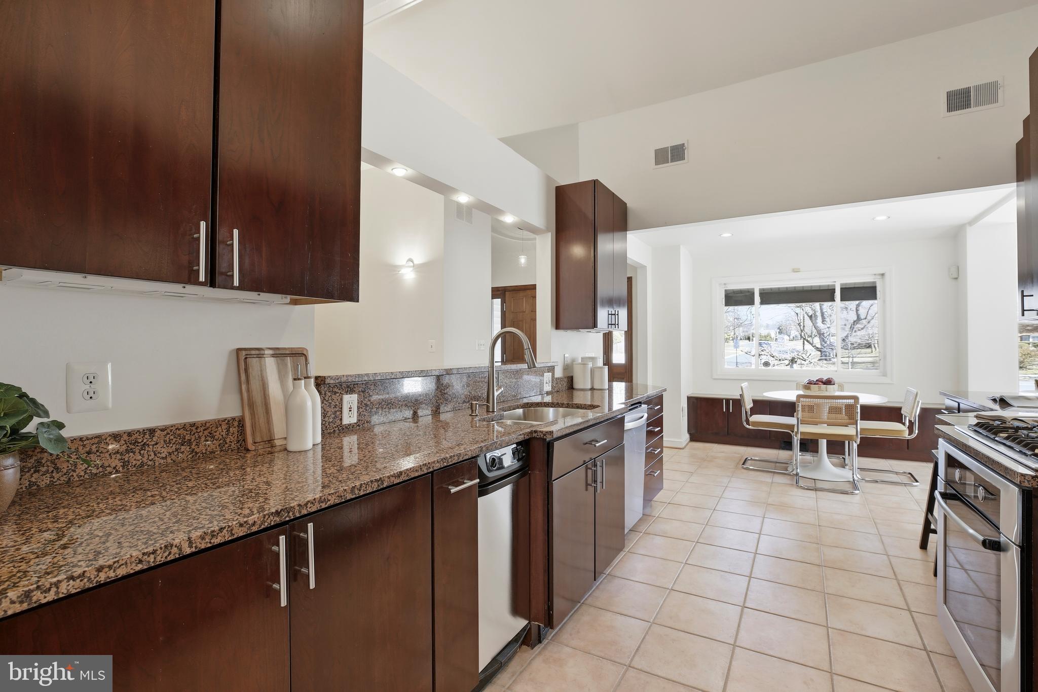 WILDWOOD MANOR - Residential