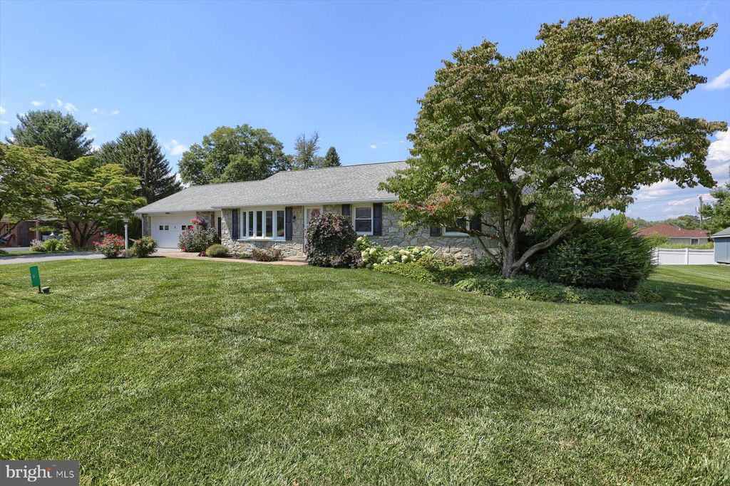 Photo of 9 BUDVIEW DR, WILLOW STREET, PA 17584 (MLS # PALA2039452)