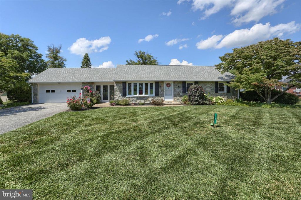 Photo of 9 BUDVIEW DR, WILLOW STREET, PA 17584 (MLS # PALA2039452)