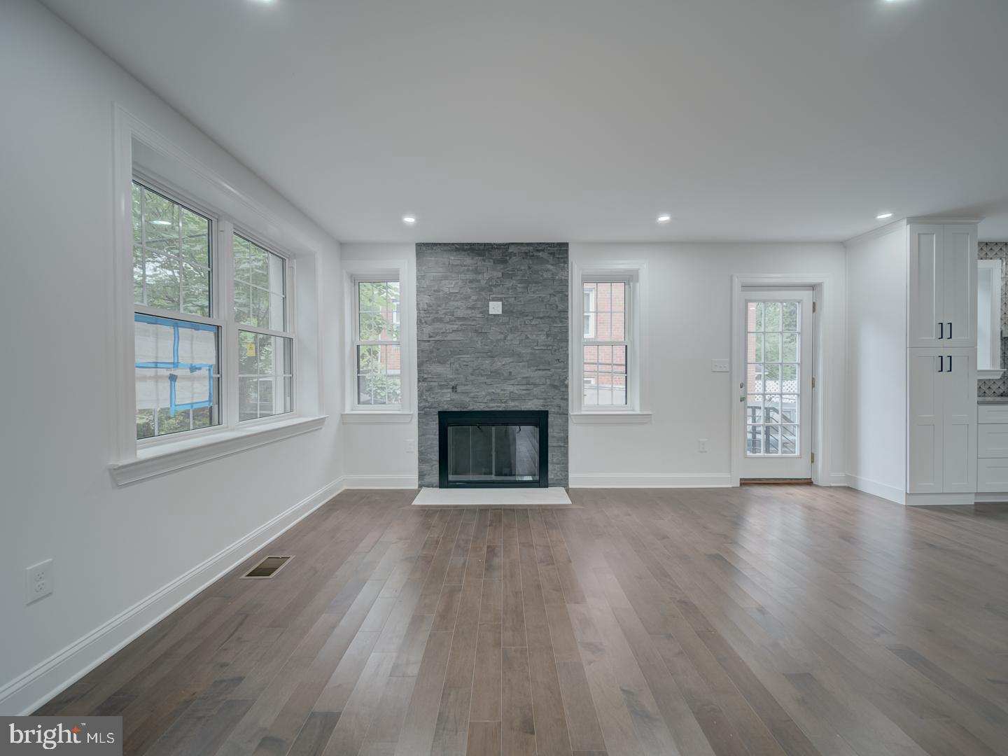 HYATTSVILLE HILLS - Residential