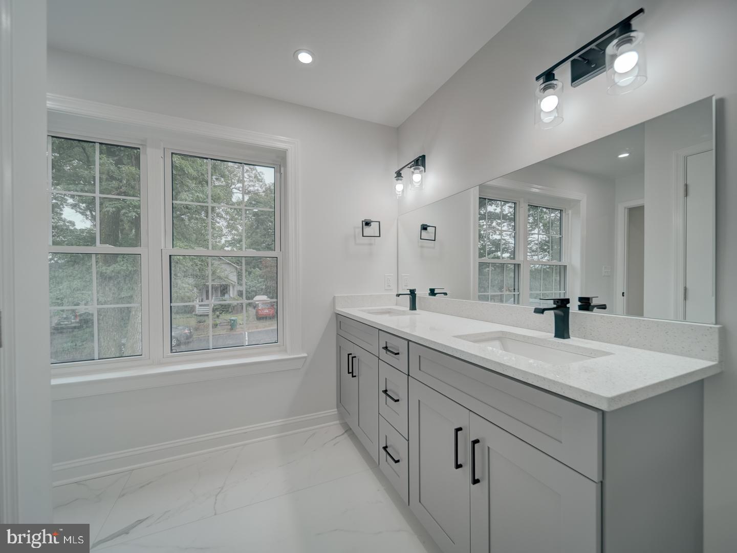 HYATTSVILLE HILLS - Residential