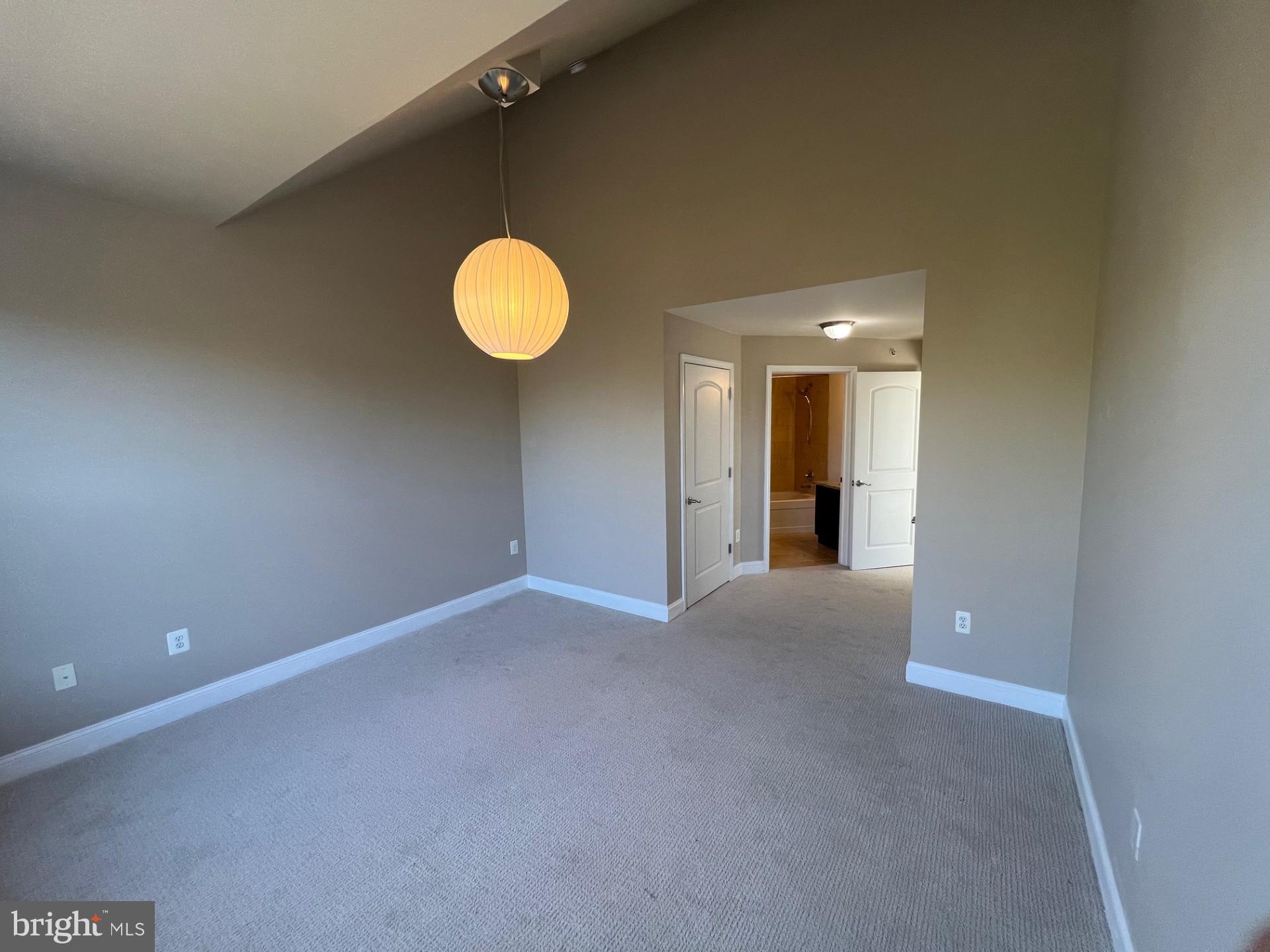 THE HOLLOW AT FOX VA - Residential