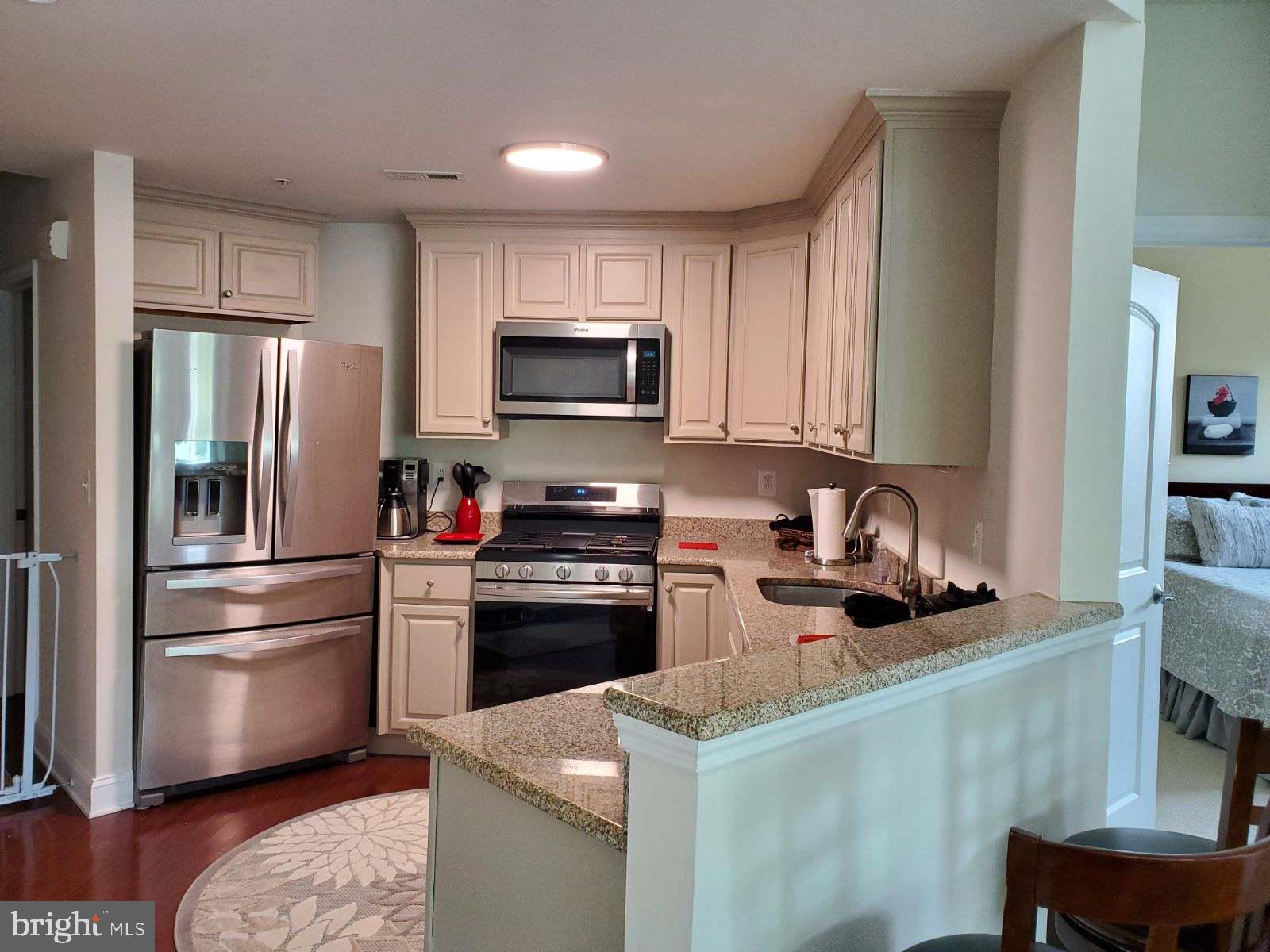 THE HOLLOW AT FOX VA - Residential