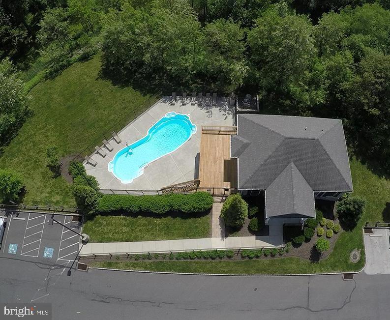 THE HOLLOW AT FOX VA - Residential