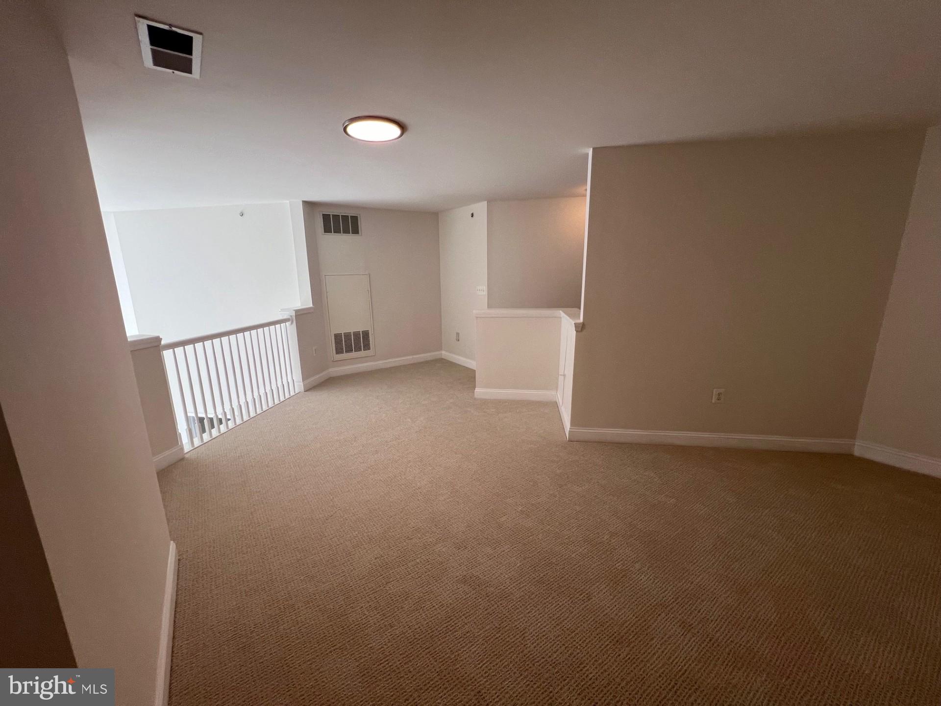 THE HOLLOW AT FOX VA - Residential