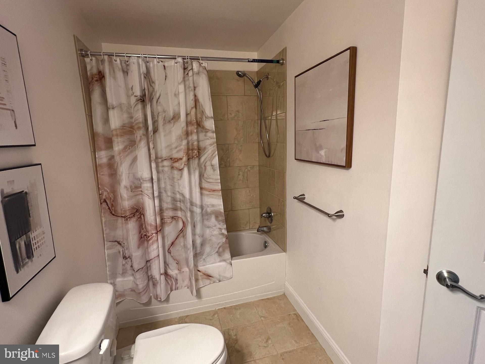 THE HOLLOW AT FOX VA - Residential