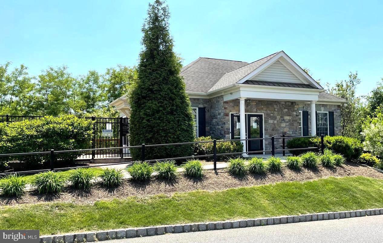 THE HOLLOW AT FOX VA - Residential