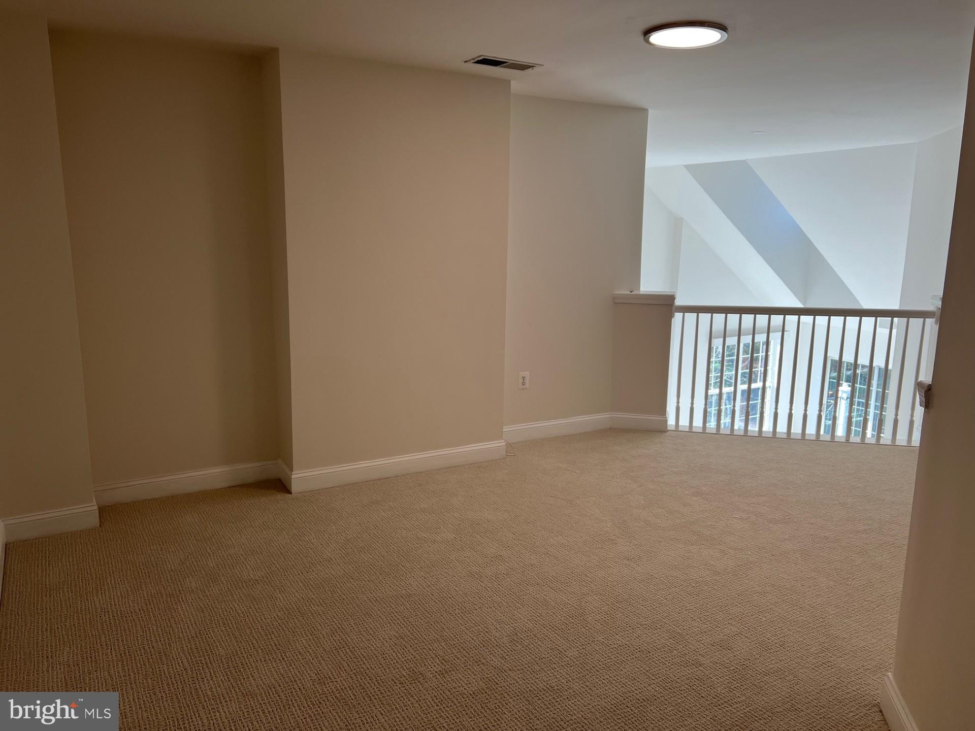 THE HOLLOW AT FOX VA - Residential