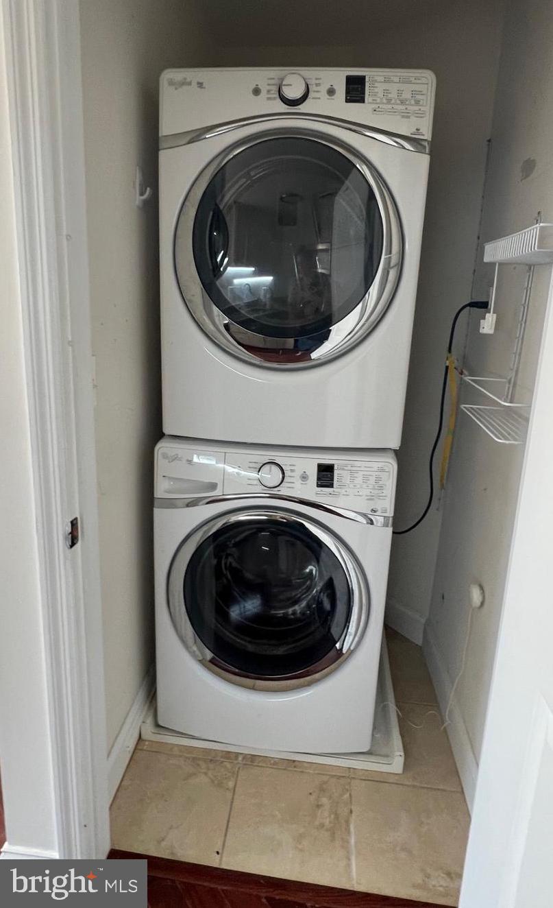 THE HOLLOW AT FOX VA - Residential