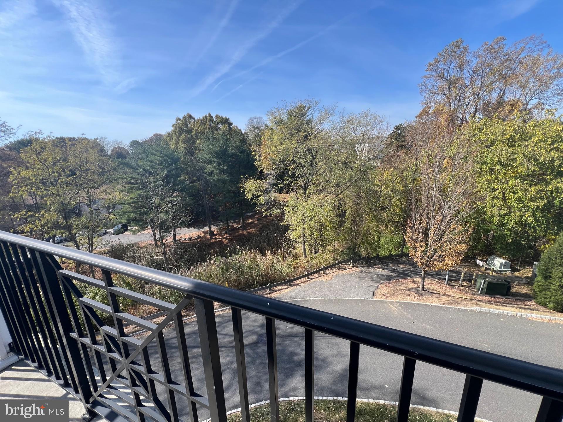 THE HOLLOW AT FOX VA - Residential