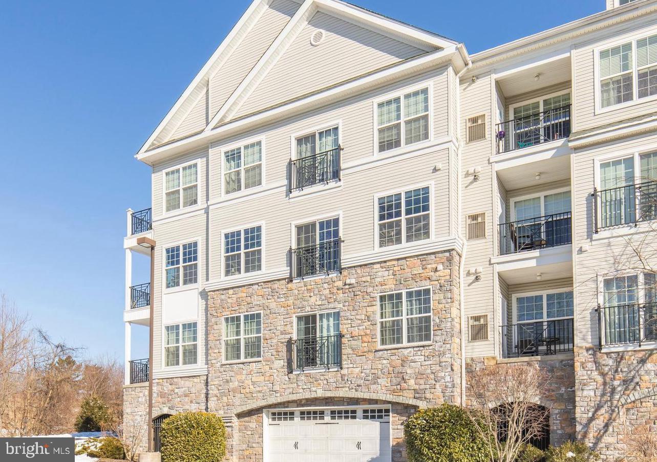 THE HOLLOW AT FOX VA - Residential