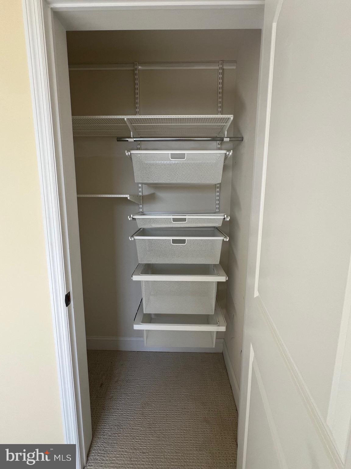 THE HOLLOW AT FOX VA - Residential