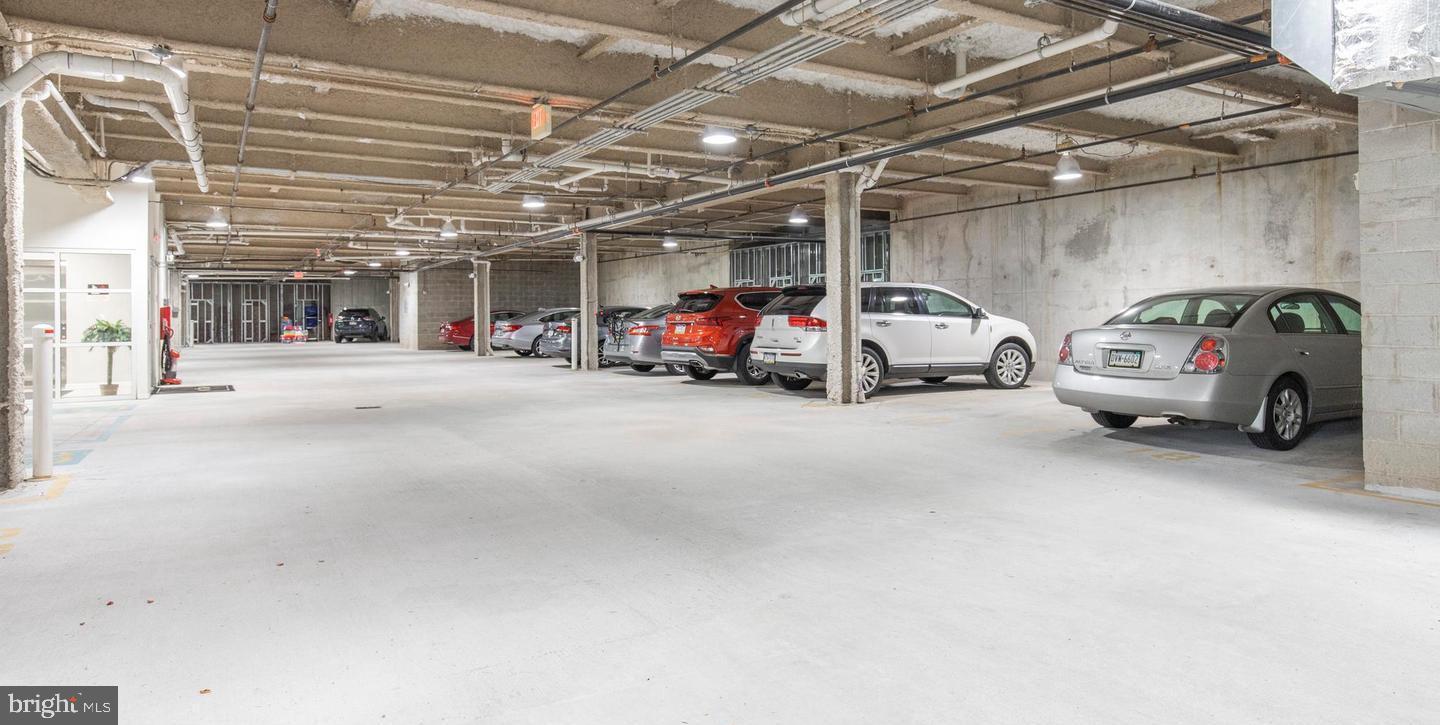 THE HOLLOW AT FOX VA - Residential