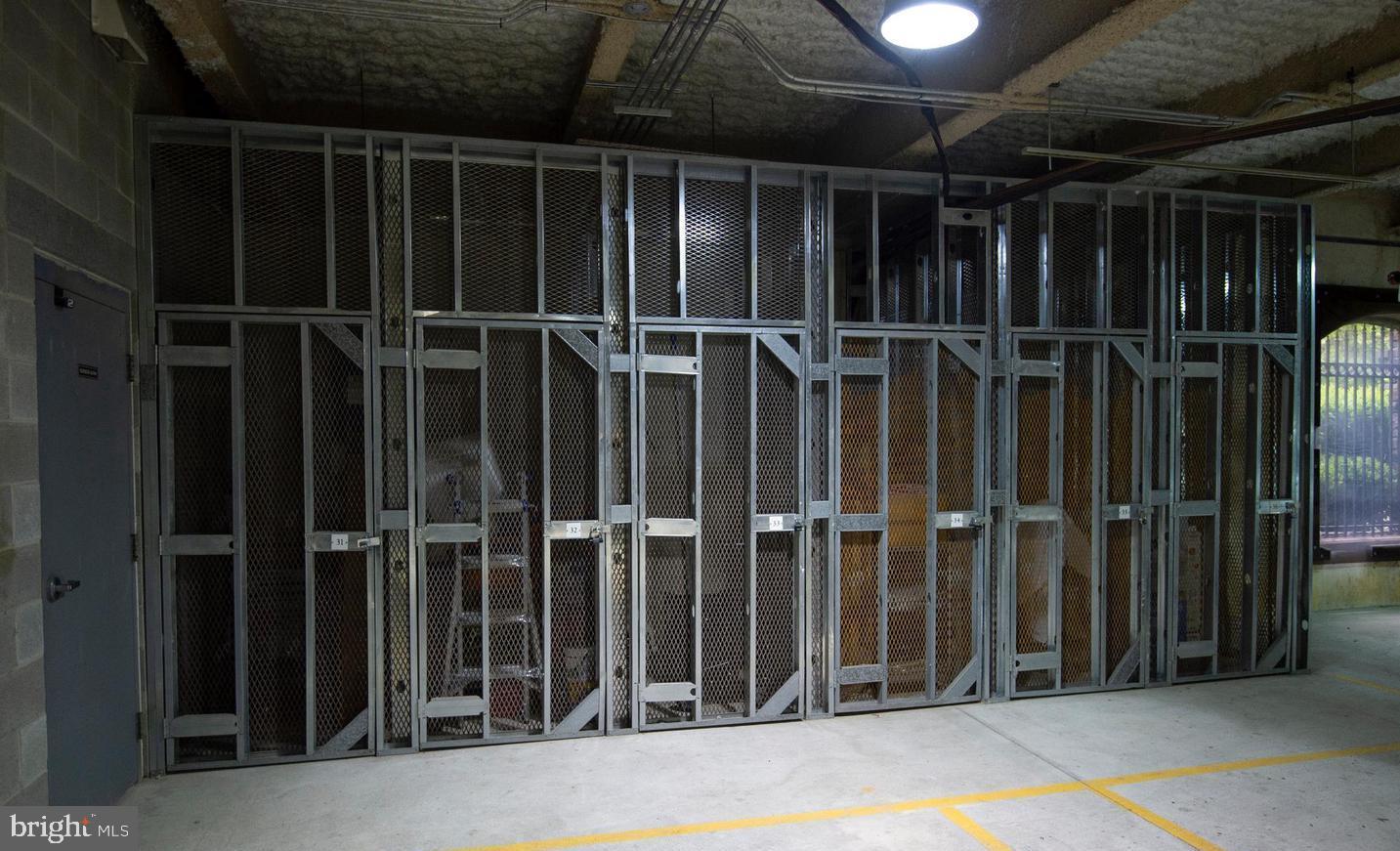 THE HOLLOW AT FOX VA - Residential