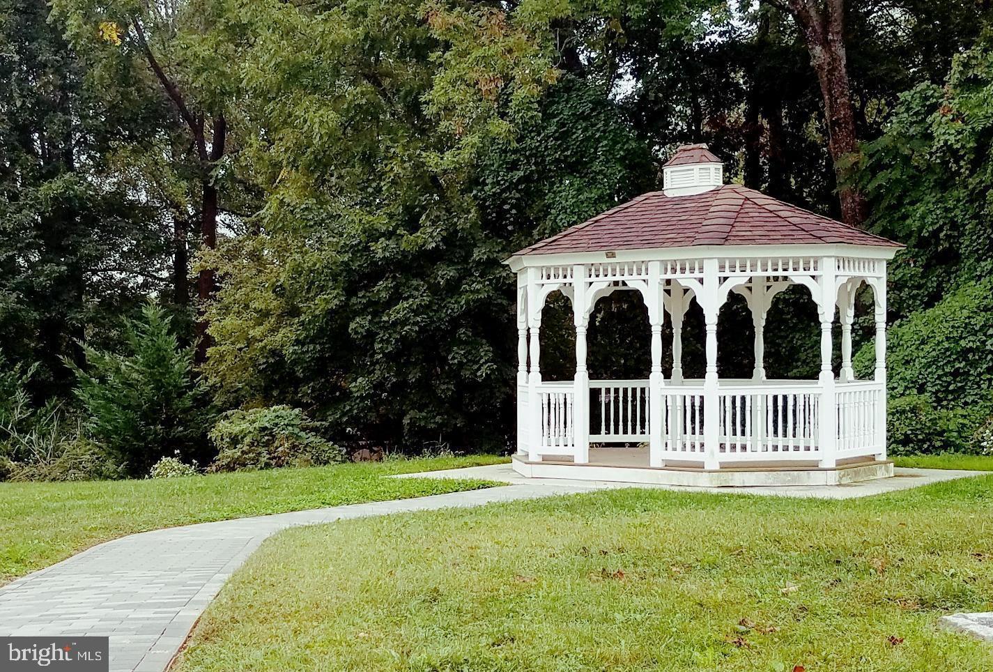 THE HOLLOW AT FOX VA - Residential