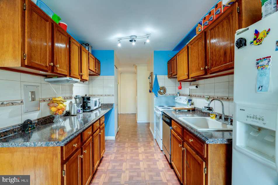 VILLA RIDGE CONDOMINIUM - Residential