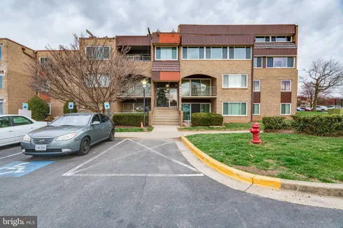 448 Girard Street Unit 319/T2, Gaithersburg, MD MLS: MDMC2171688