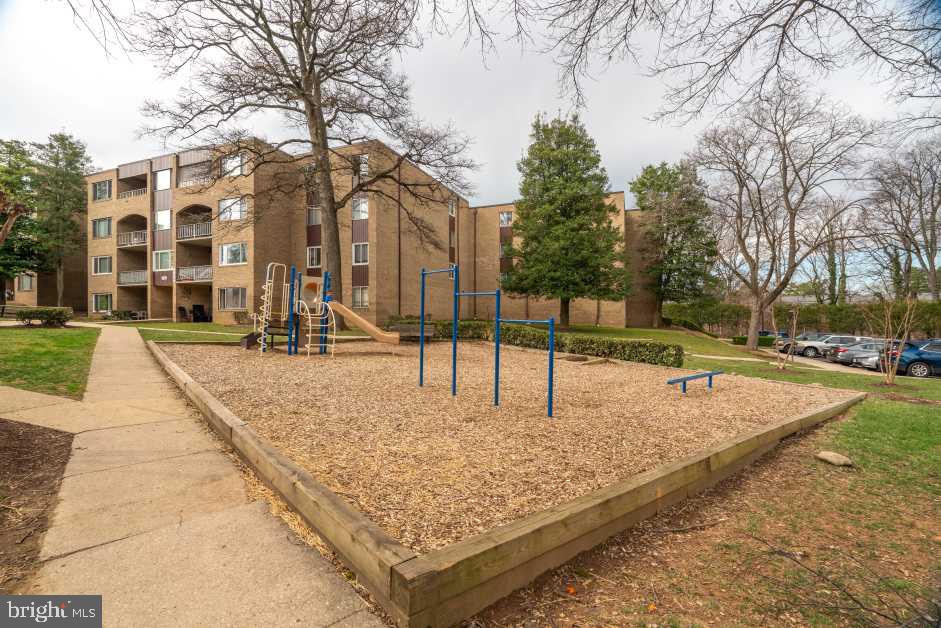 VILLA RIDGE CONDOMINIUM - Residential