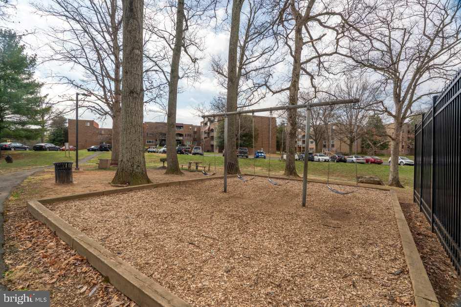 VILLA RIDGE CONDOMINIUM - Residential