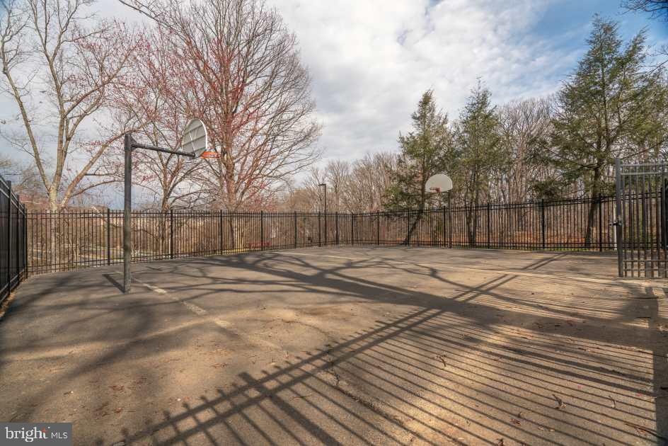 VILLA RIDGE CONDOMINIUM - Residential