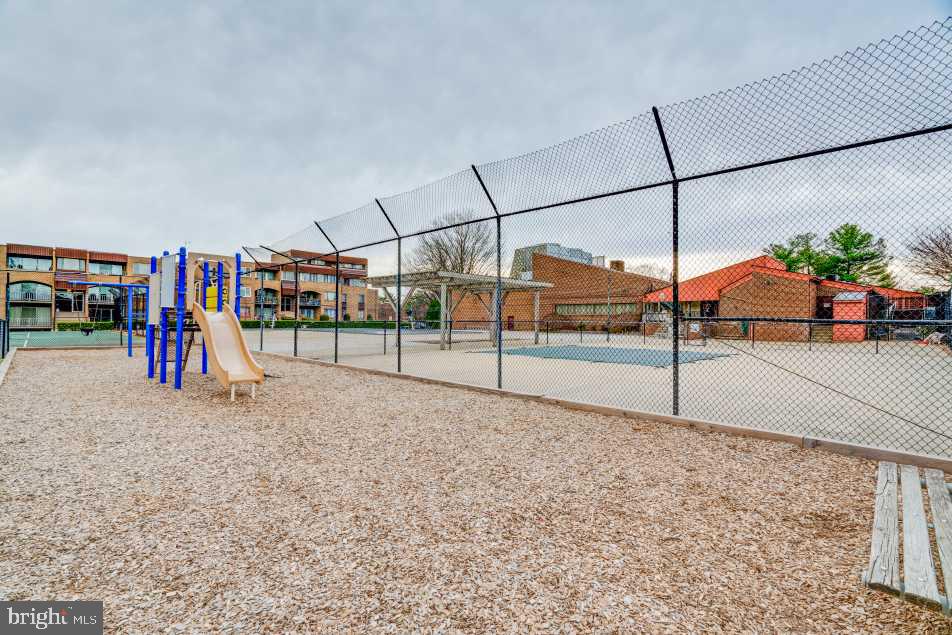 VILLA RIDGE CONDOMINIUM - Residential