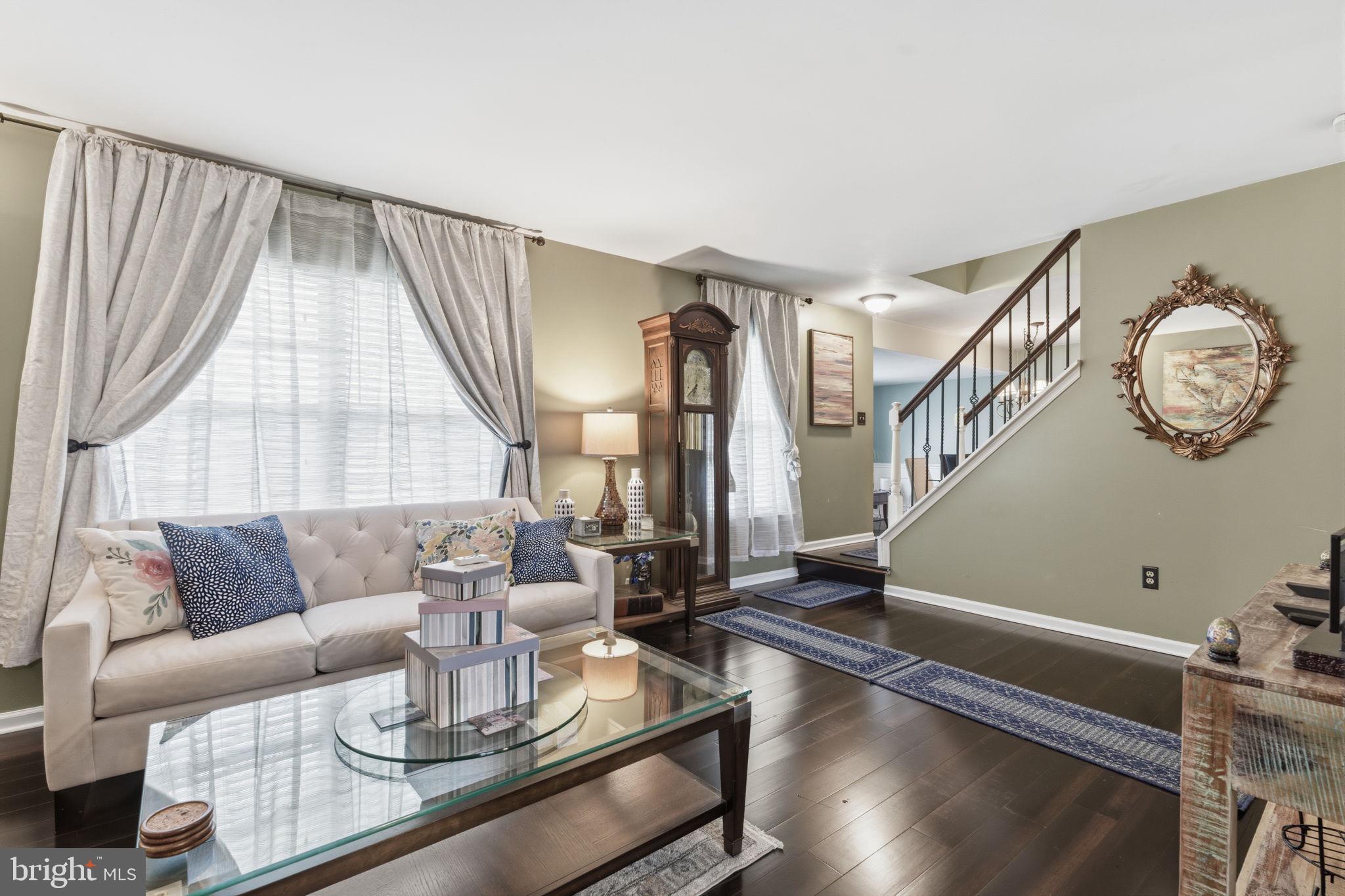 YORKTOWN - Residential