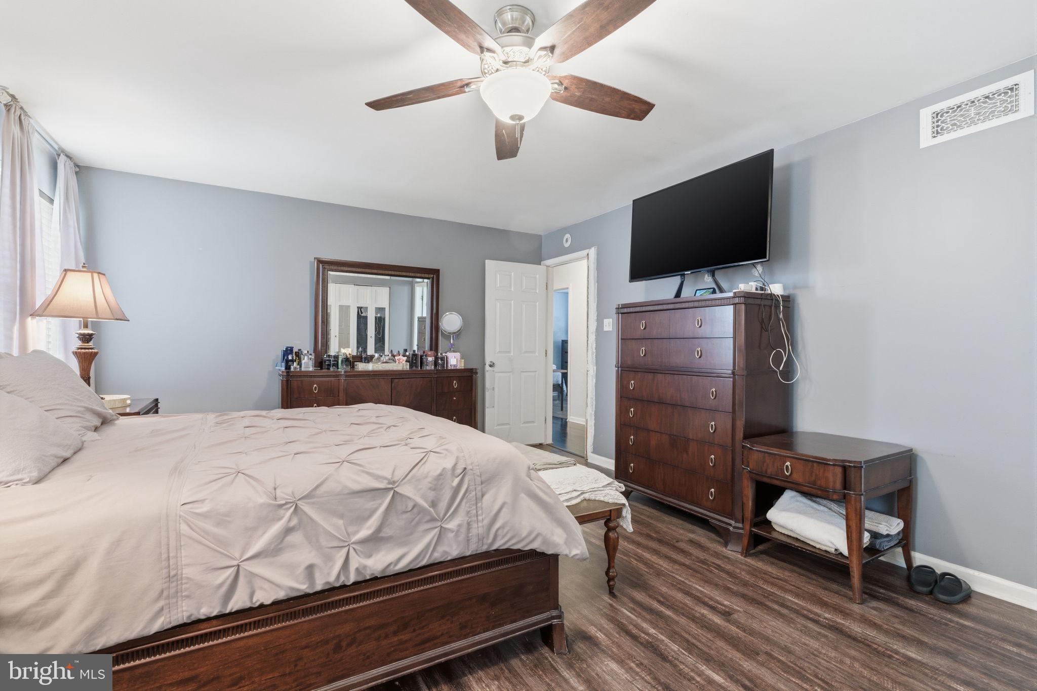 YORKTOWN - Residential