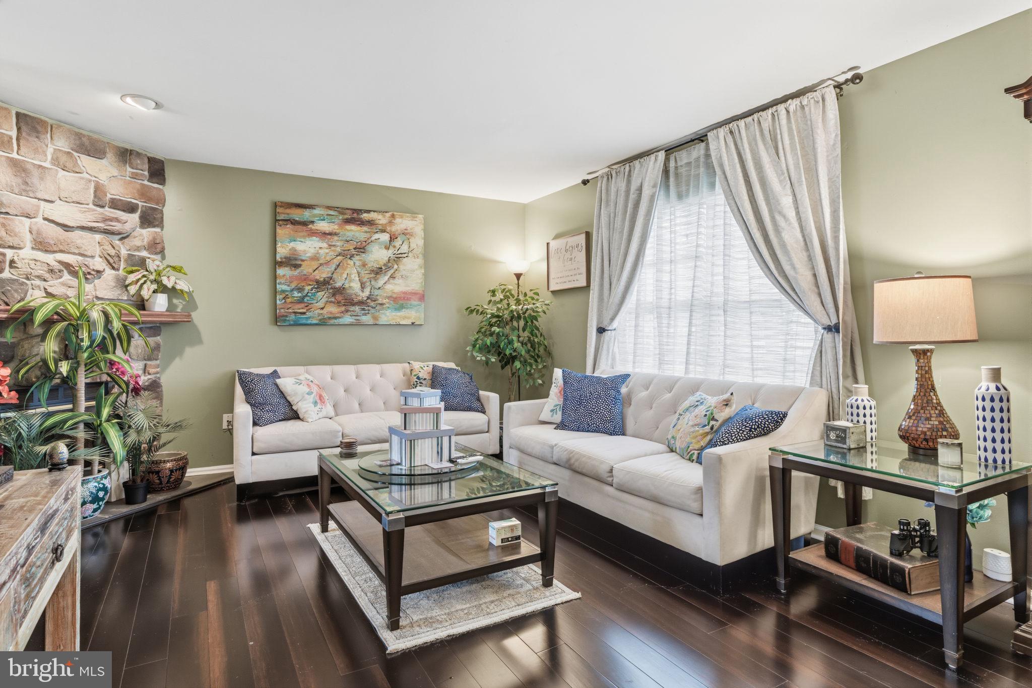 YORKTOWN - Residential