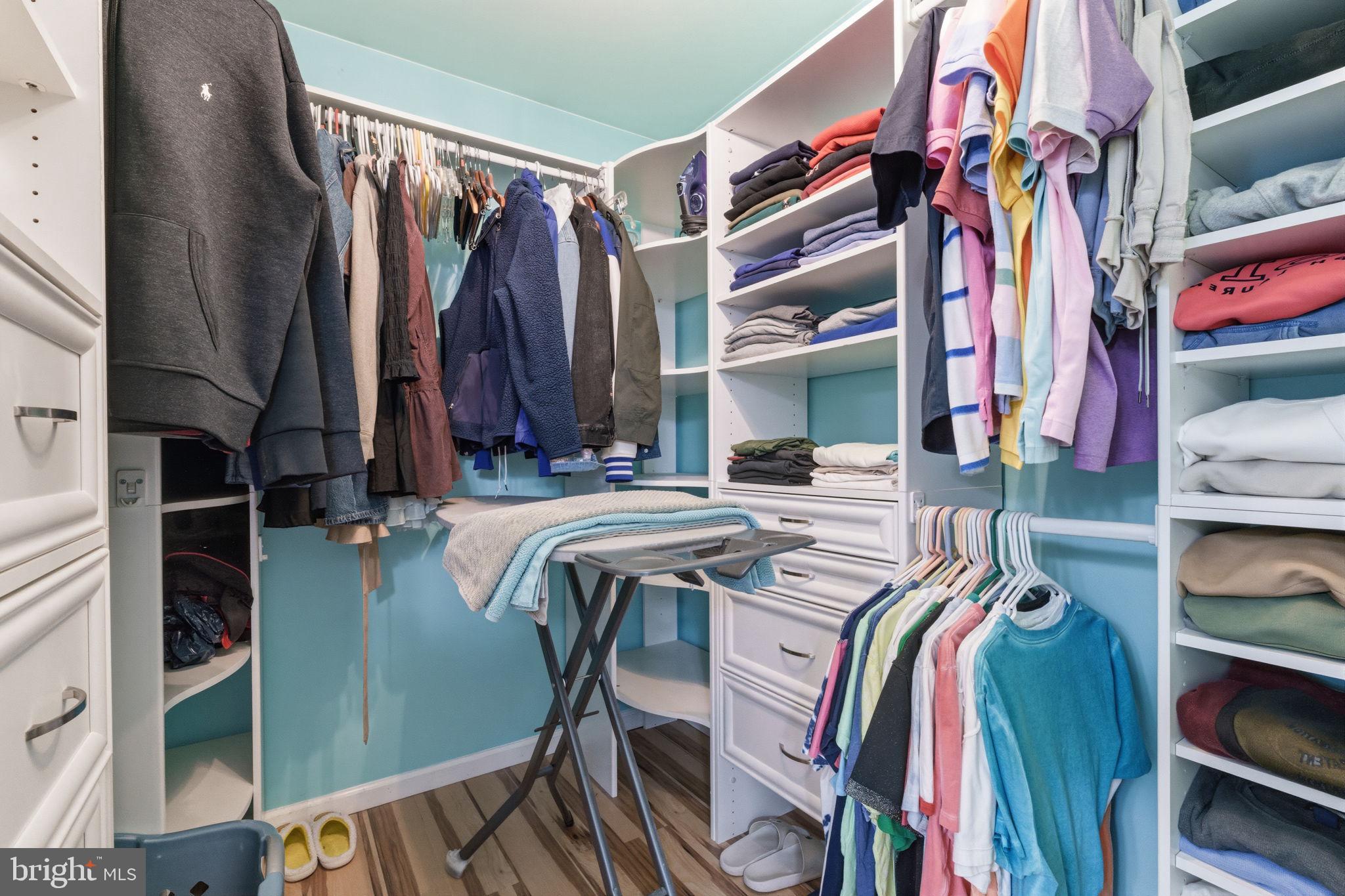 YORKTOWN - Residential