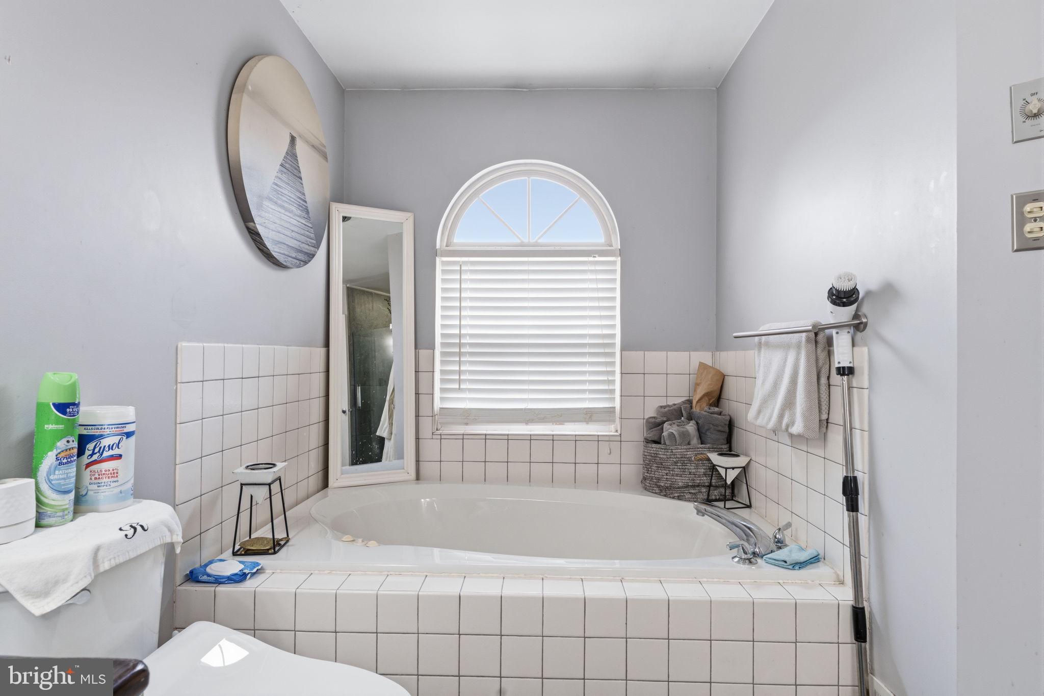 YORKTOWN - Residential