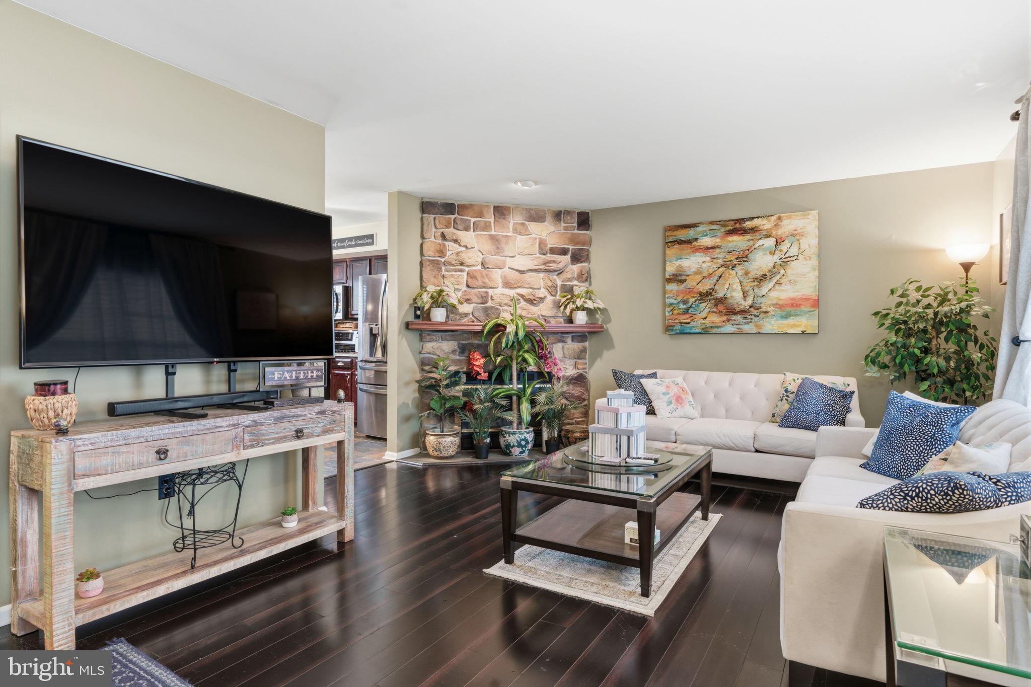 YORKTOWN - Residential