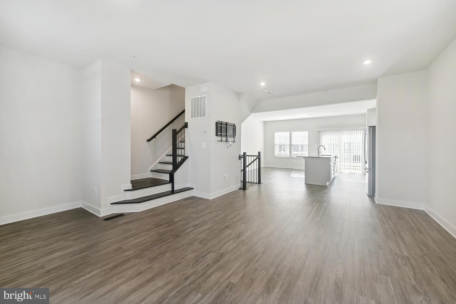 EAGER PARK TOWNHOMES - Residential Lease