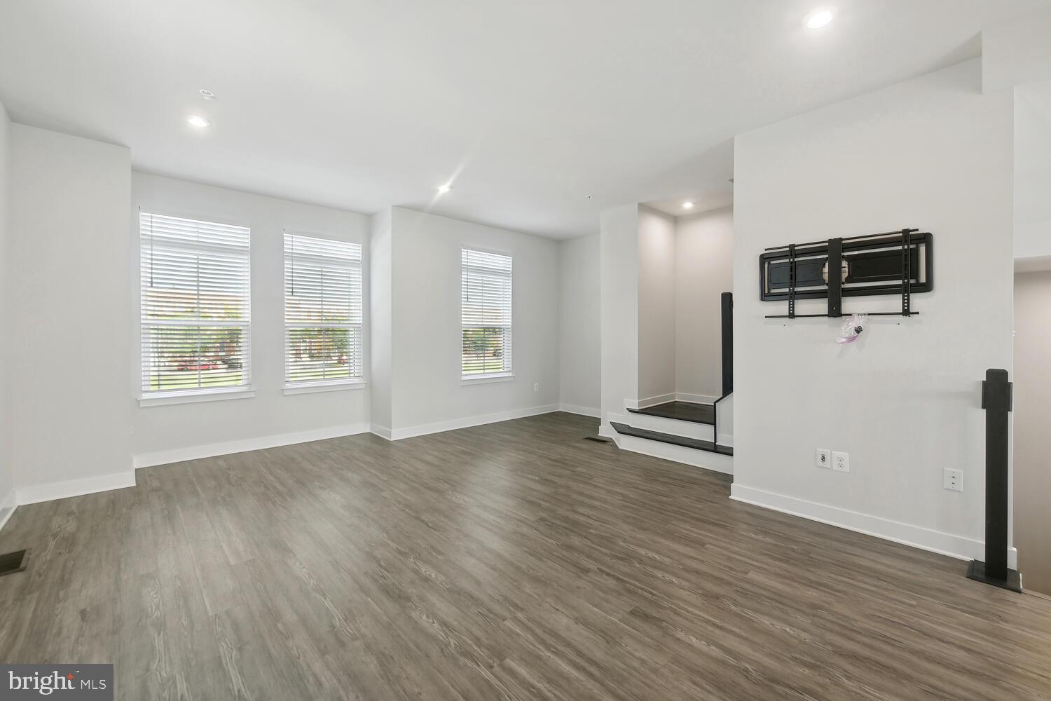 EAGER PARK TOWNHOMES - Residential Lease