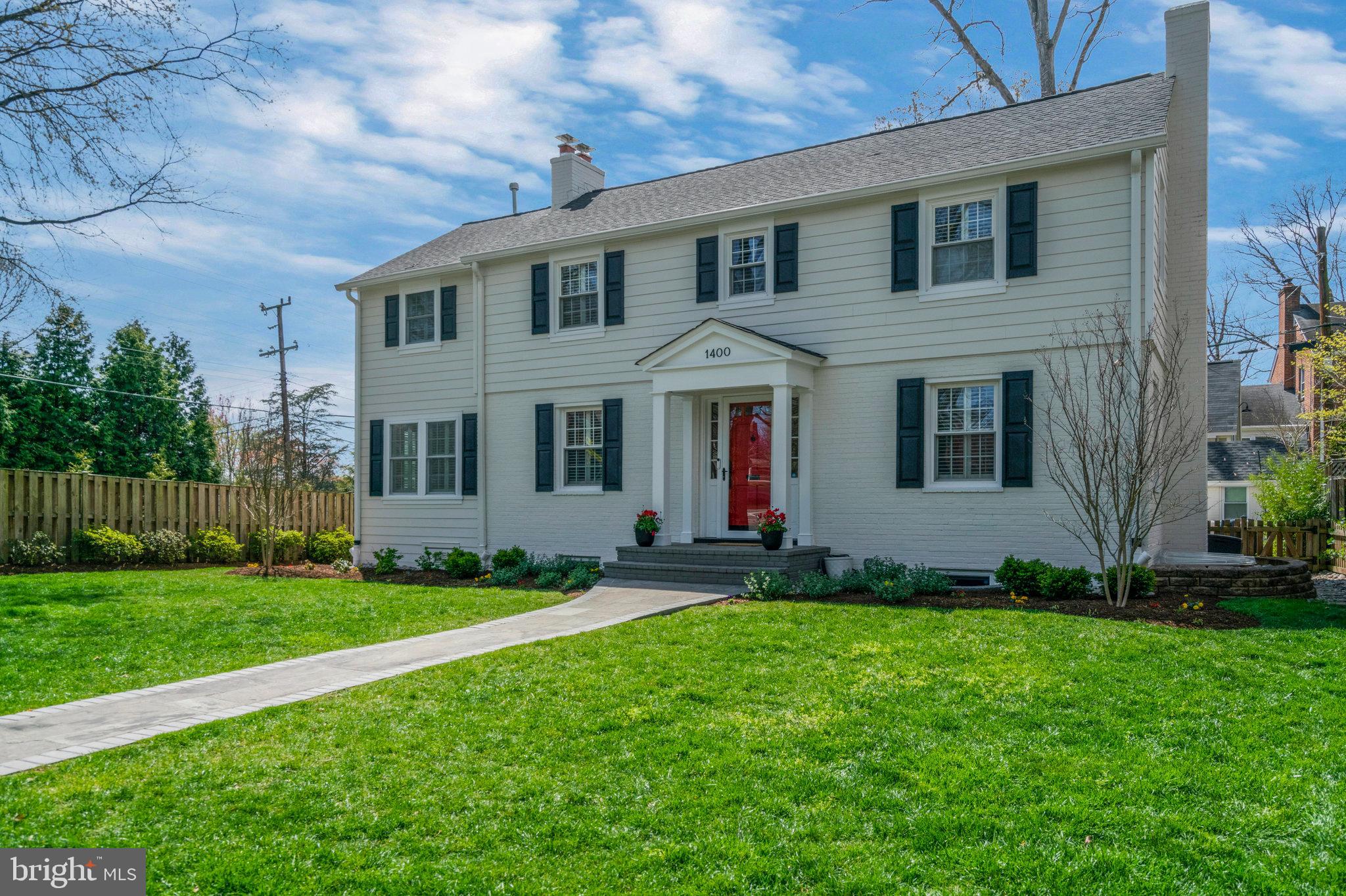 LARCHMONT - Residential