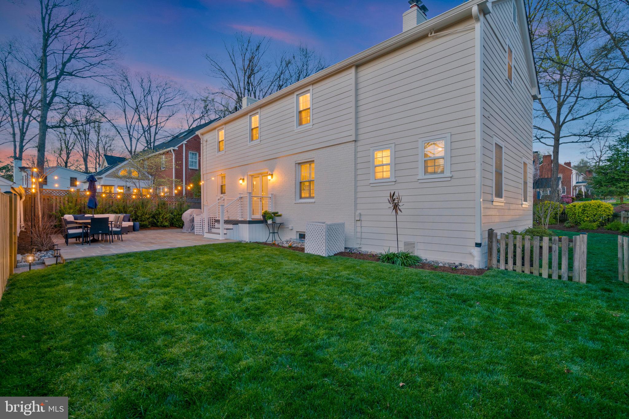 LARCHMONT - Residential