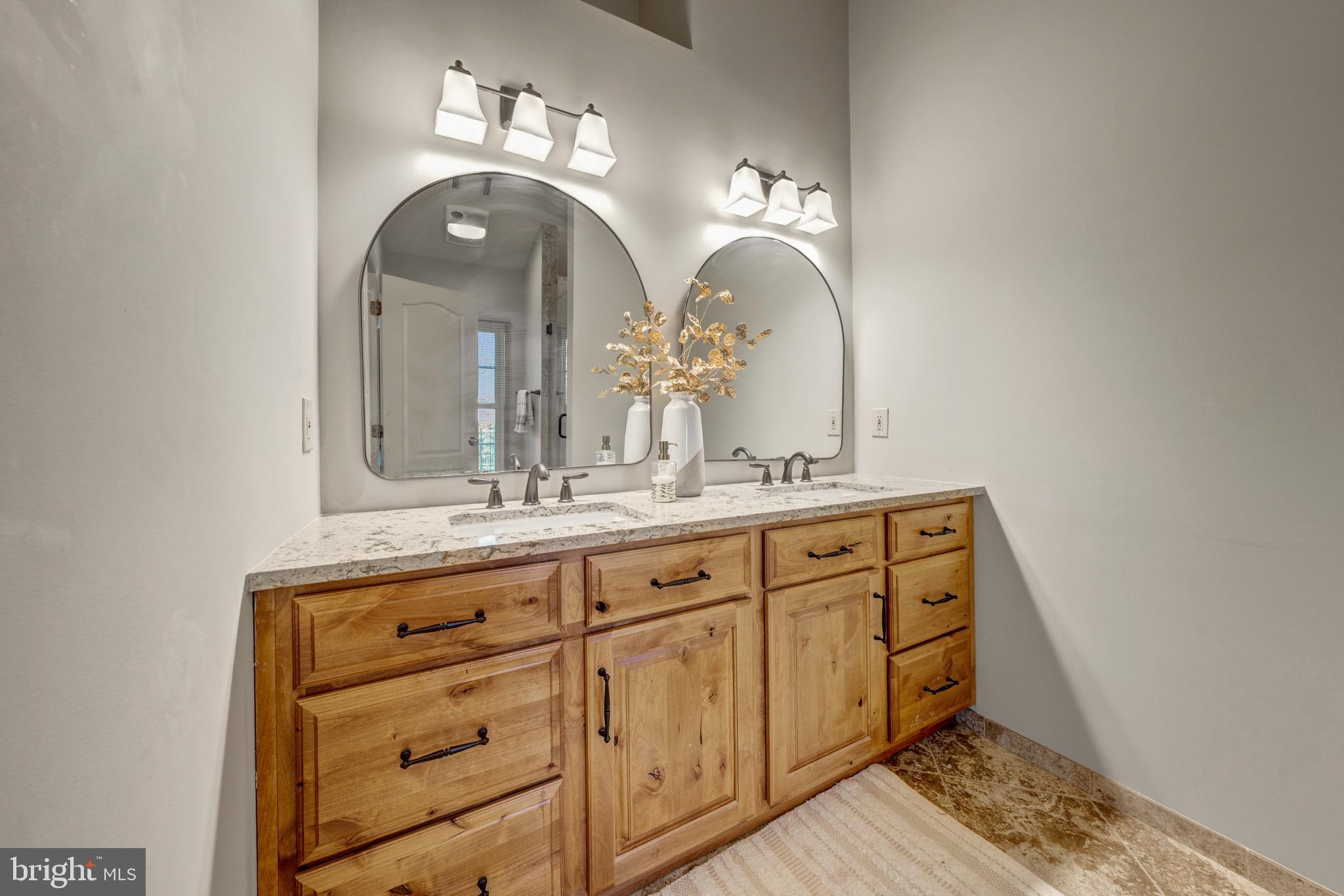 EDGEWATER AT TOWN CENTER - Residential