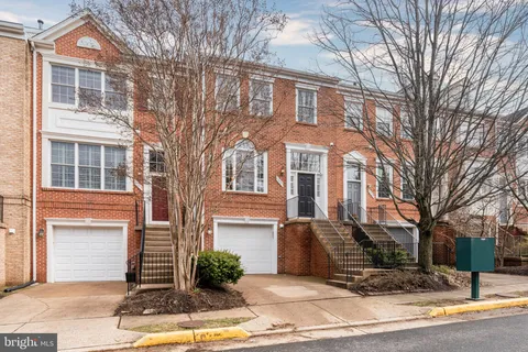 12027 Edgemere Circle, Reston, VA MLS: VAFX2289920