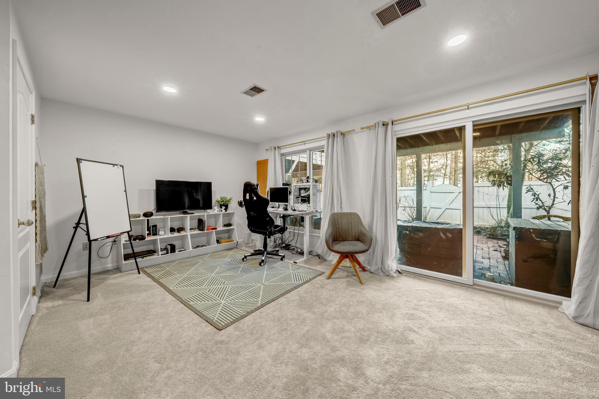 EDGEWATER AT TOWN CENTER - Residential