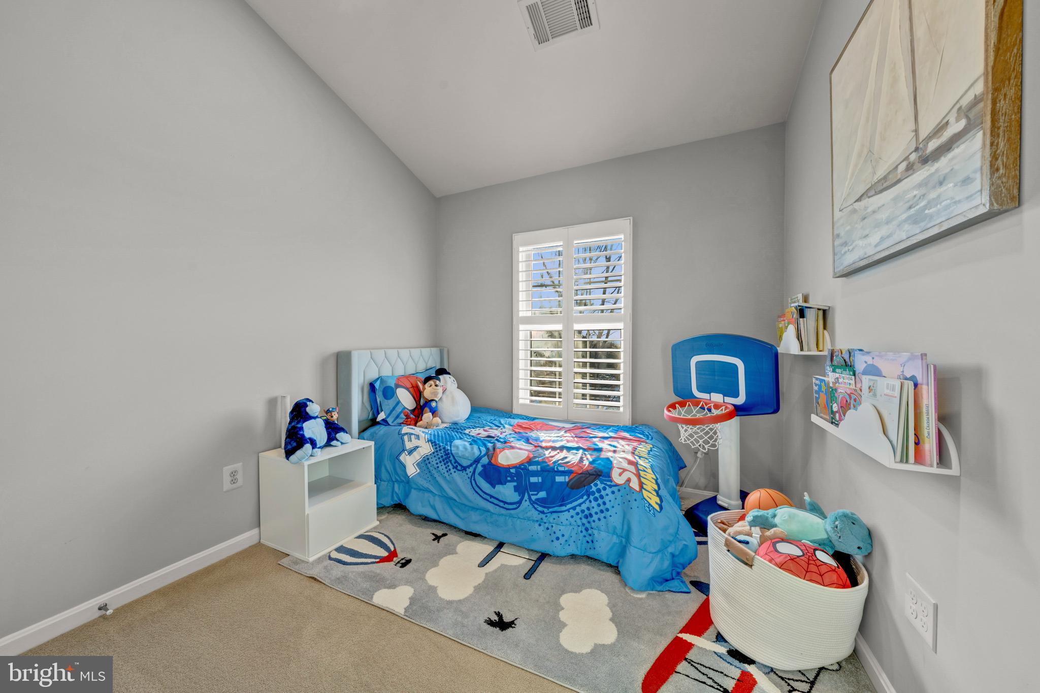 EDGEWATER AT TOWN CENTER - Residential