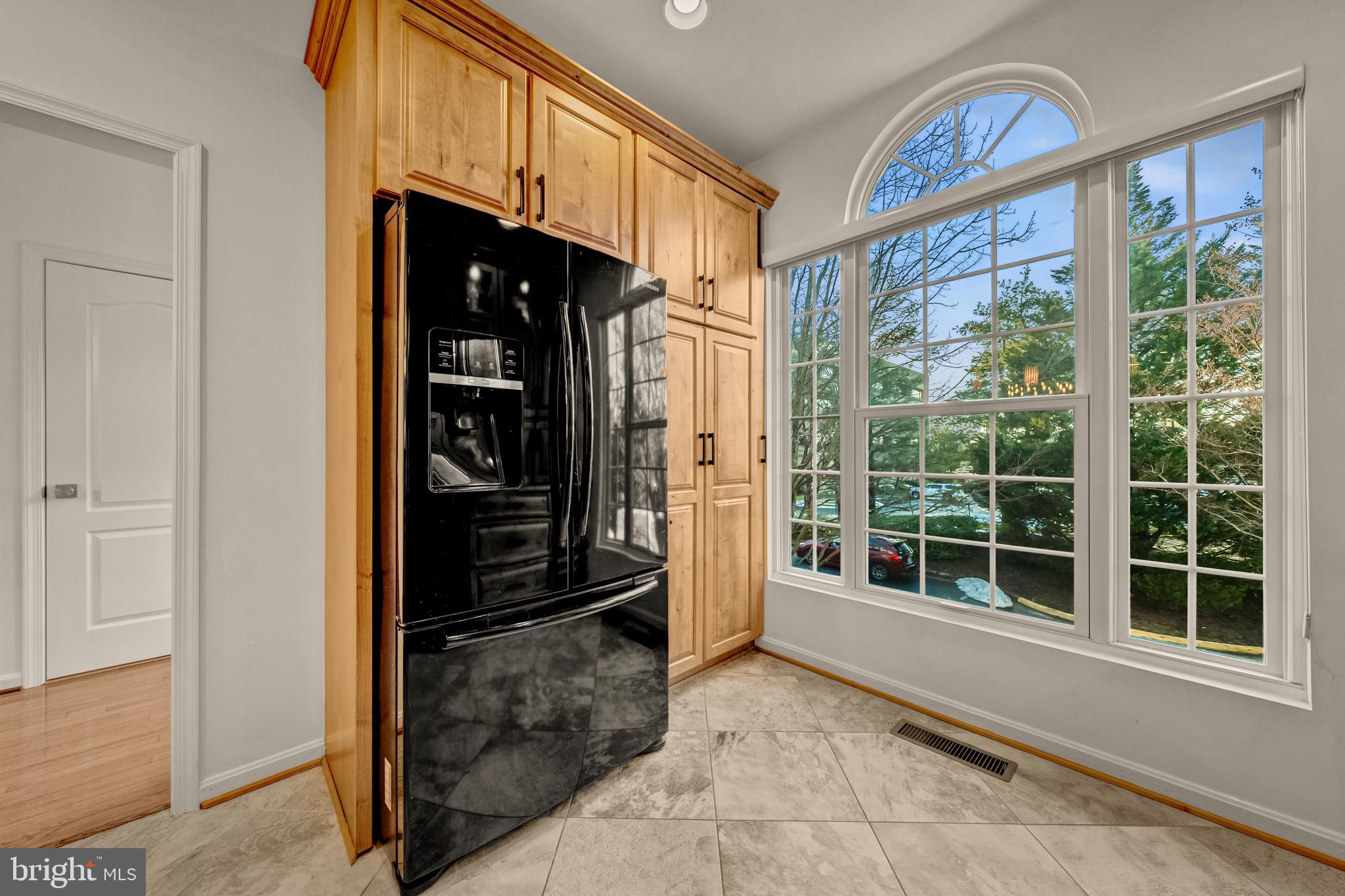 EDGEWATER AT TOWN CENTER - Residential