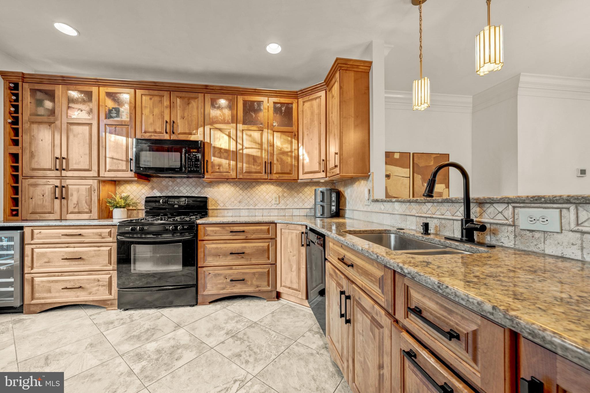 EDGEWATER AT TOWN CENTER - Residential