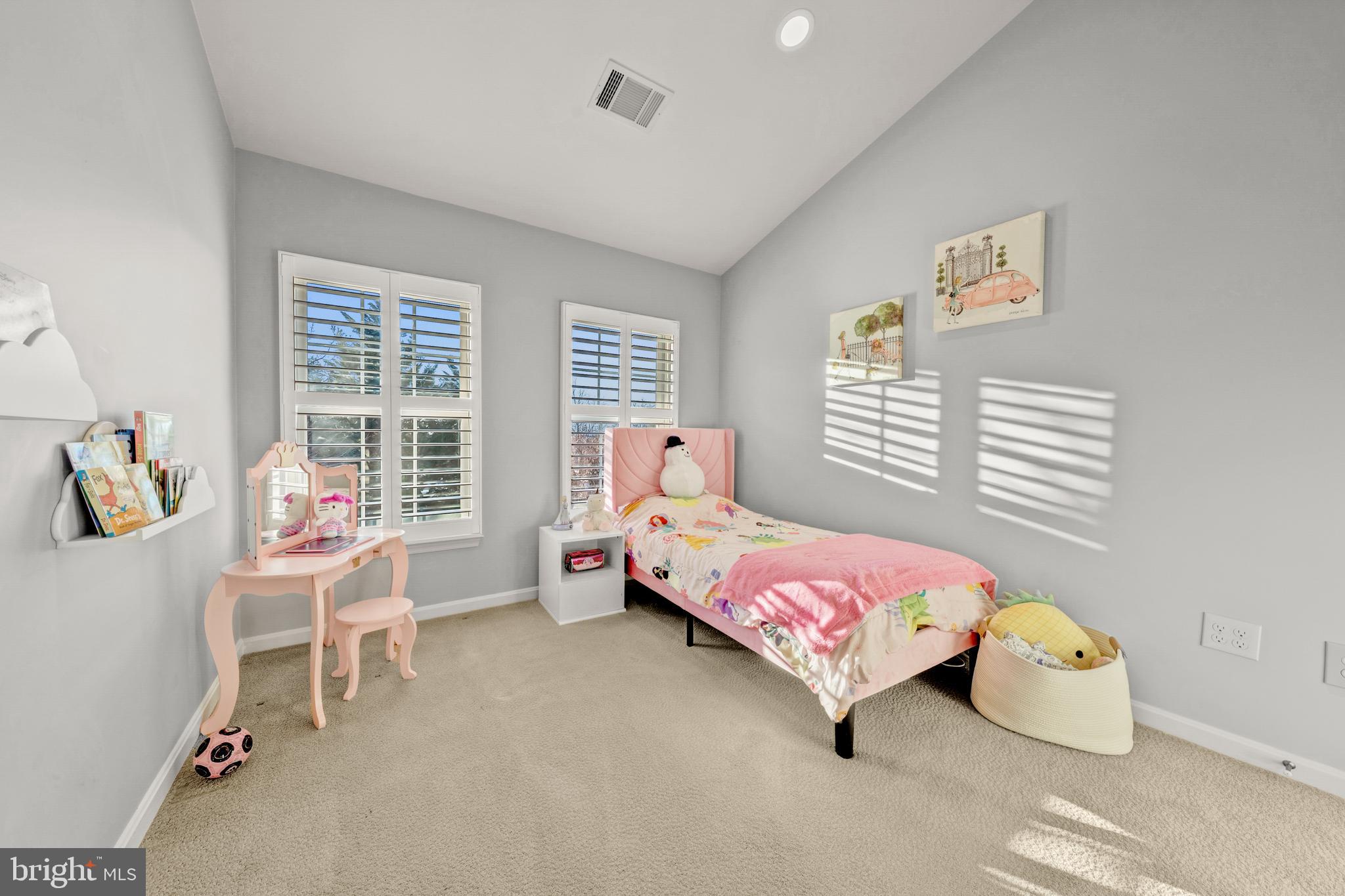 EDGEWATER AT TOWN CENTER - Residential