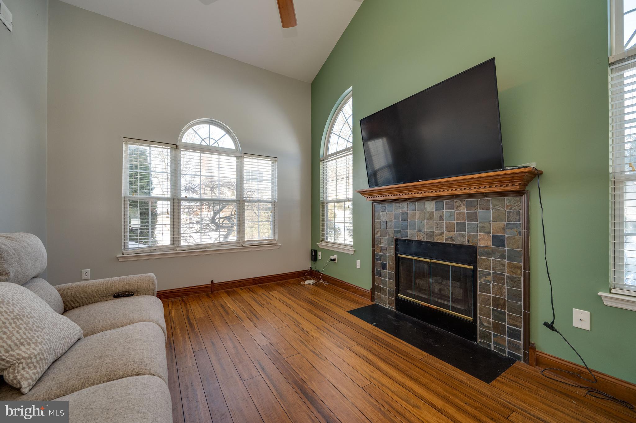 SPRING RIDGE - Residential