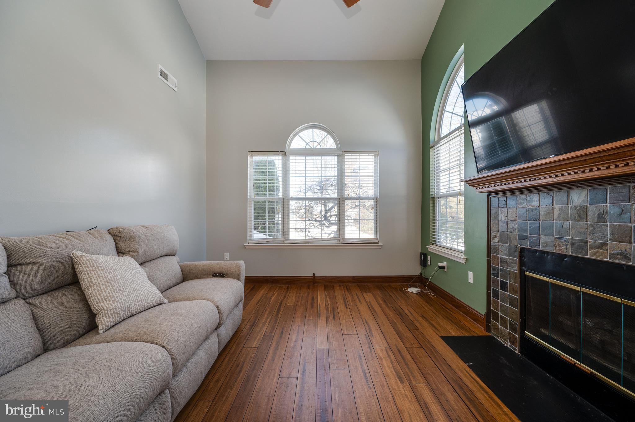 SPRING RIDGE - Residential