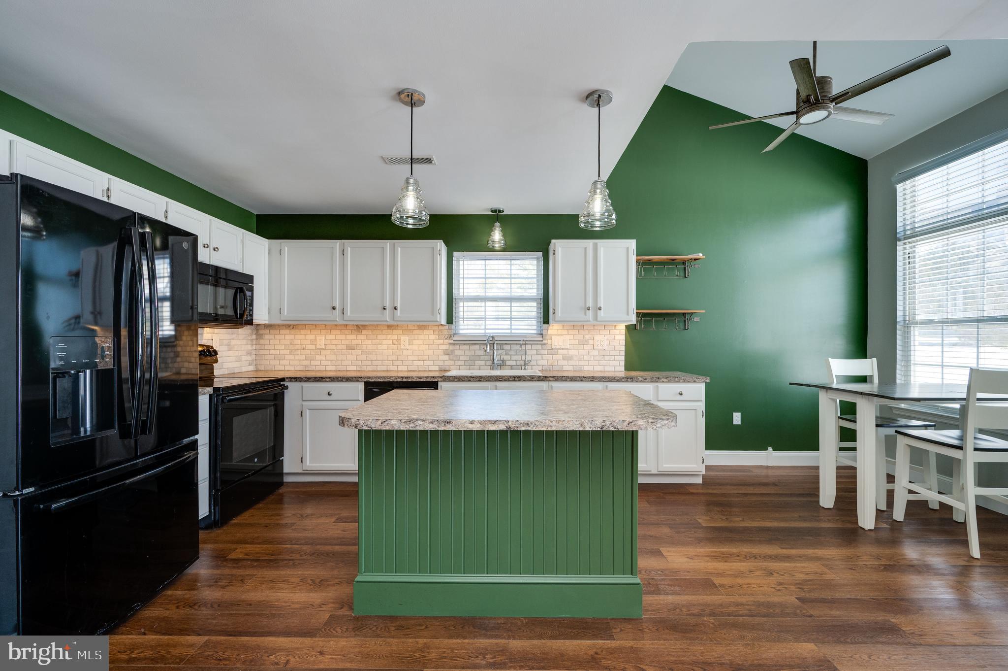 SPRING RIDGE - Residential